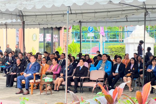 LINE_ALBUM_13668_250613_101