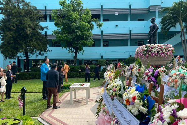 LINE_ALBUM_13668_250613_155