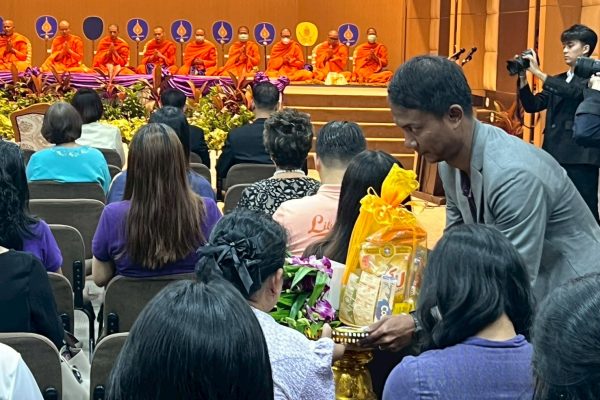 LINE_ALBUM_13668_250613_211