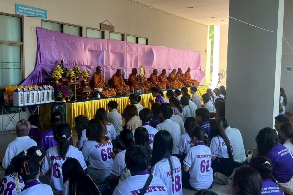 LINE_ALBUM_24768_250819_21