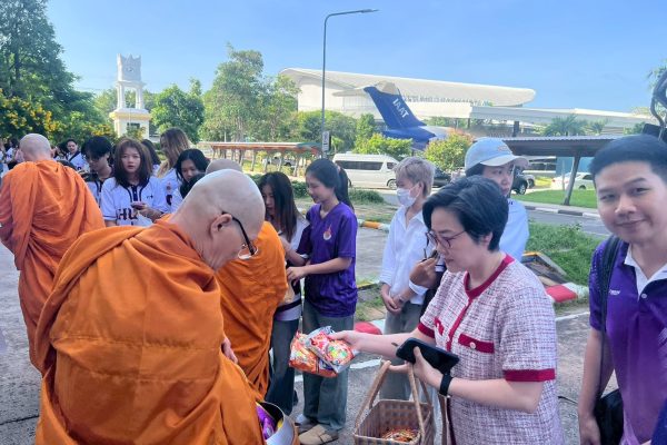 LINE_ALBUM_24768_250819_3