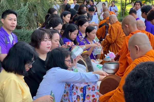 LINE_ALBUM_24768_250819_6