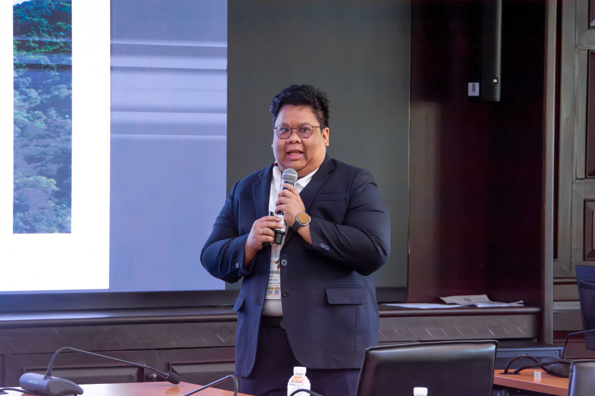 ภาพการแข่งขัน กิจกรรมที่ 6 แนวปฏิบัติที่ดี: ความเป็นเลิศในการบูรณาการการสอนสู่การเป็น SMART Entrepreneurs เพื่อการสร้างนวัตกรรมทางธุรกิจและความยั่งยืนของสังคม (Best Practices Excellence in Integrating Teaching to be SMART Entrepreneurs for InnovativefBusiness and Sustainacle Society)